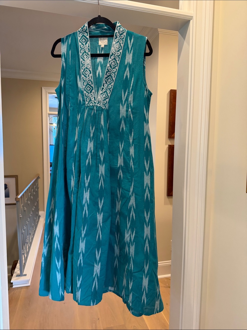 World Karket Sleeveless green Ikat V-Neck midi dress(bw)